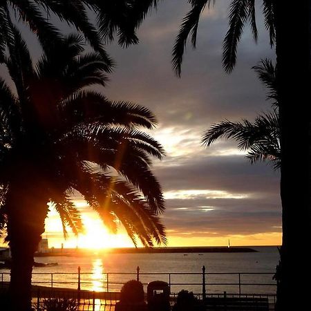 Hostal Yebisah Santa Eularia des Riu Bagian luar foto