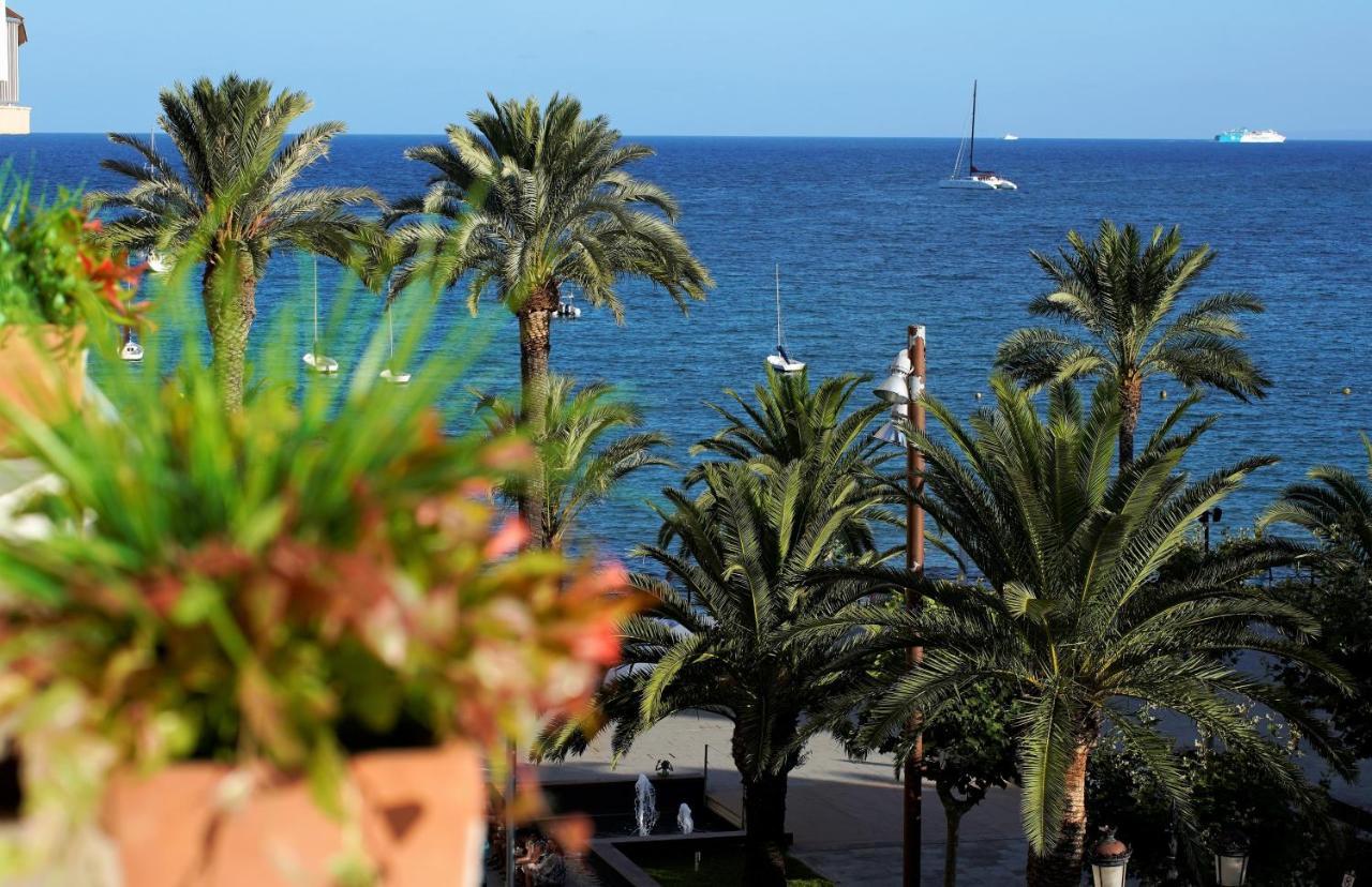 Hostal Yebisah Santa Eularia des Riu Bagian luar foto