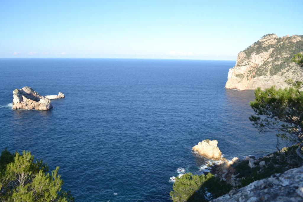 Hostal Yebisah Santa Eularia des Riu Bagian luar foto